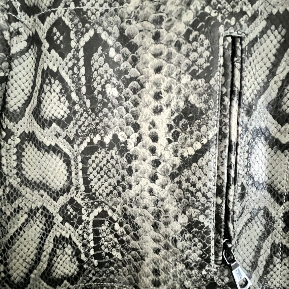 Reptile Pattern Jacket - image 4
